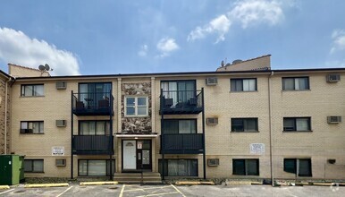 Building Photo - 5113 N East River Rd