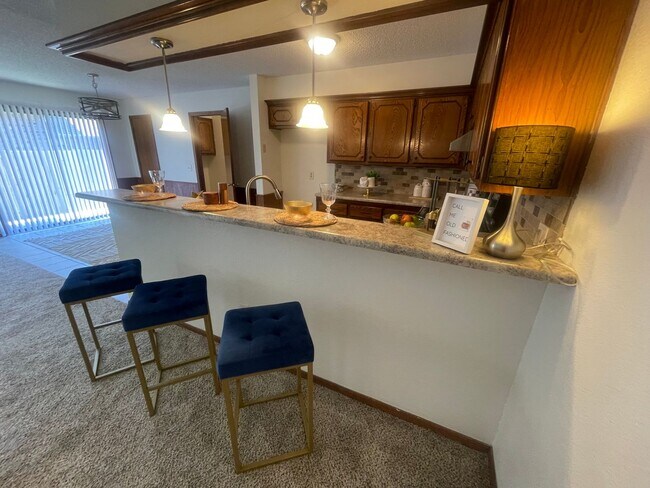Foto del edificio - 200 0ff your move in by 7/15! 3 bed 2 bath...