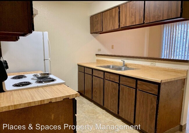 Building Photo - 1087 Le Brun Ln