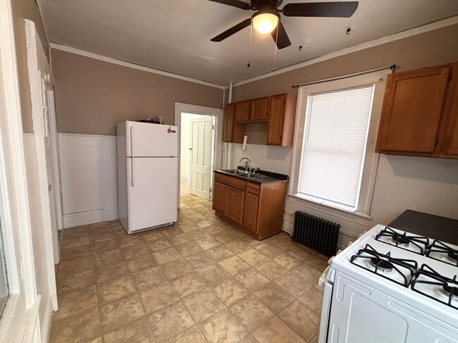 Building Photo - 103 Ulster Ave