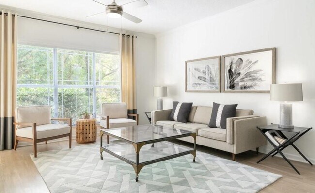 Foto del edificio - 2500 Shallowford Rd