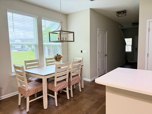 Building Photo - 7161 Jareth Dr