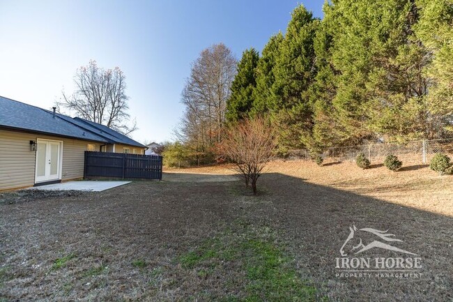 Building Photo - 1030 Hunter Trail