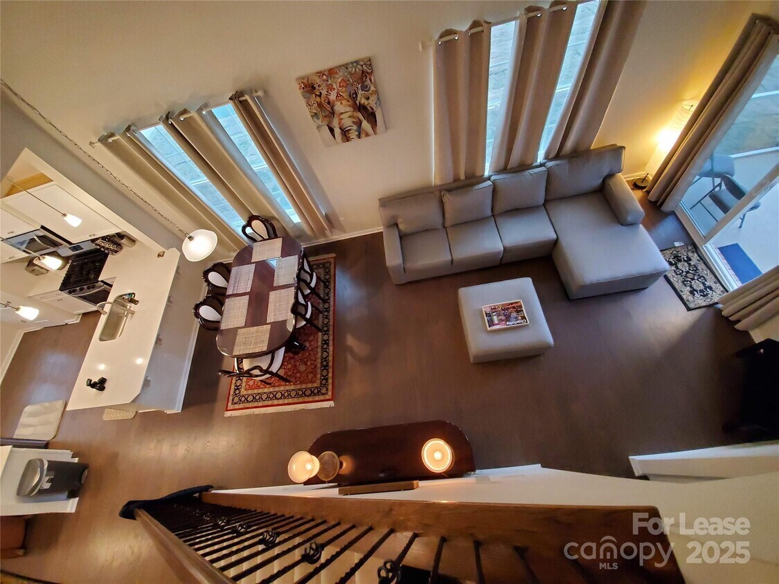 Foto principal - 6958 Walnut Branch Ln