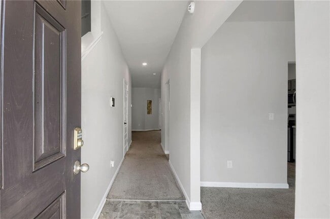 Building Photo - 2488 Piering Dr