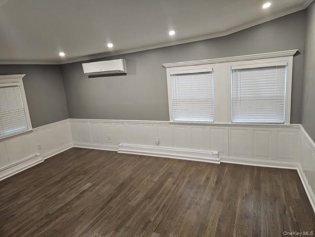 Foto del edificio - 645 Hawkins Blvd