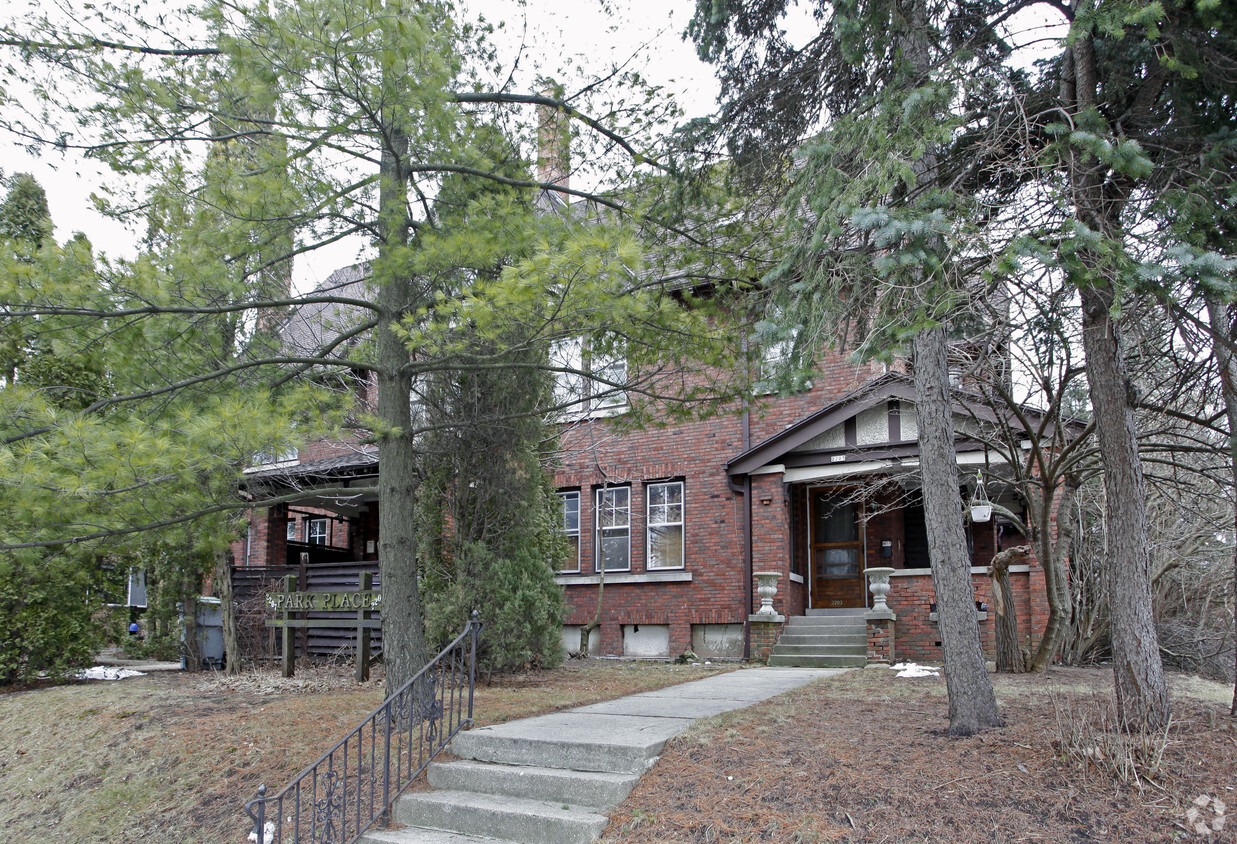 Primary Photo - 2203-2207 E Park Pl