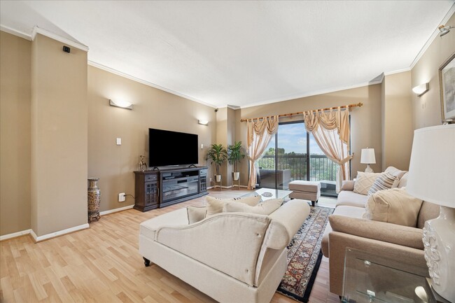 Building Photo - 661 Bering Dr