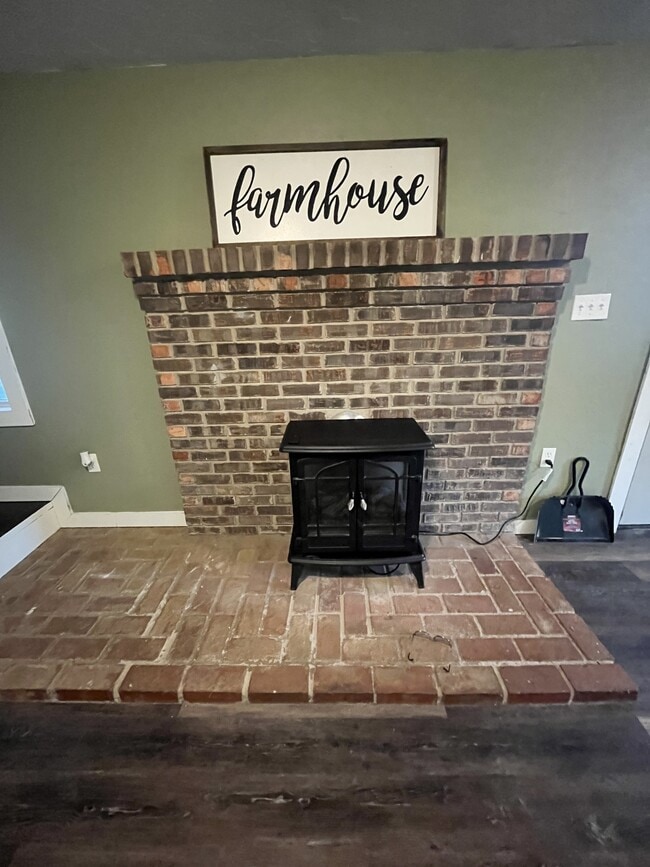 Foto del edificio - 16665 County Rd 3460