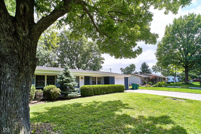 Building Photo - 635 Lake View Dr