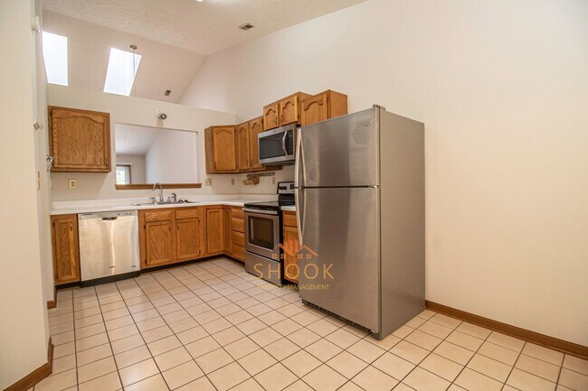 Foto del edificio - AVAILABLE IN AUGUST - CUTE AND COZY 3 BR HOME IN DESIRABLE NEIGHBORHOOD