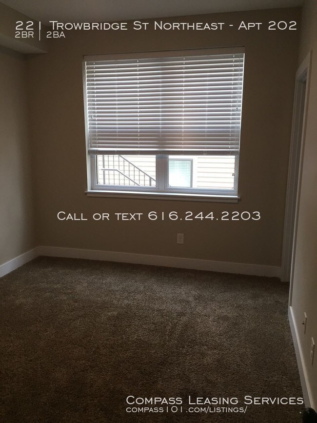 Foto del edificio - 221 Trowbridge St NE