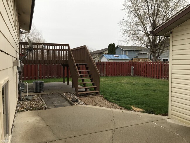 Building Photo - 4 br, 2 bath House - 707 E Wachter Ave