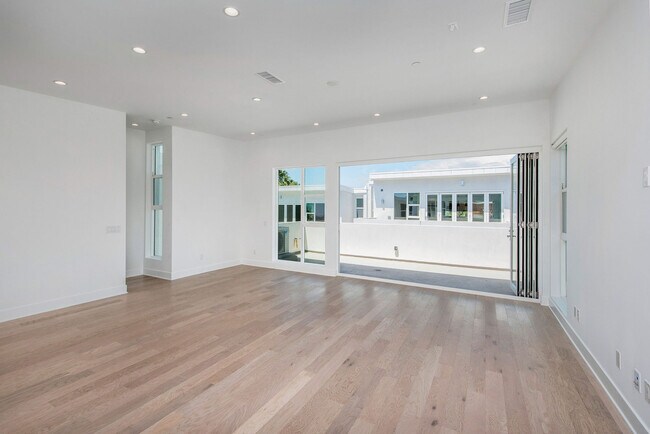 Foto del edificio - 857 1/2 Hyperion Ave