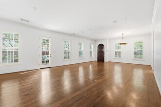 Building Photo - 3210 Maroneal St