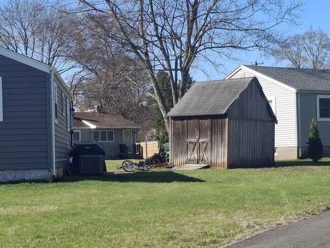 Building Photo - 197 Overhill Dr