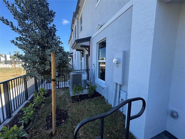 Foto del edificio - 12420 SW 248th St
