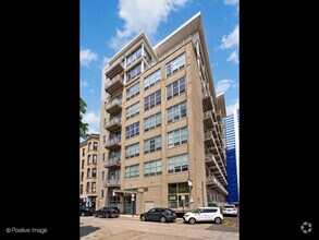 Building Photo - 770 W Gladys Ave