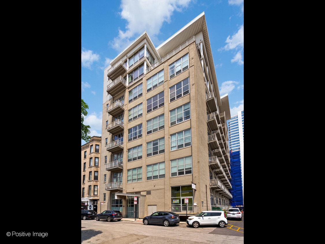 Primary Photo - 770 W Gladys Ave