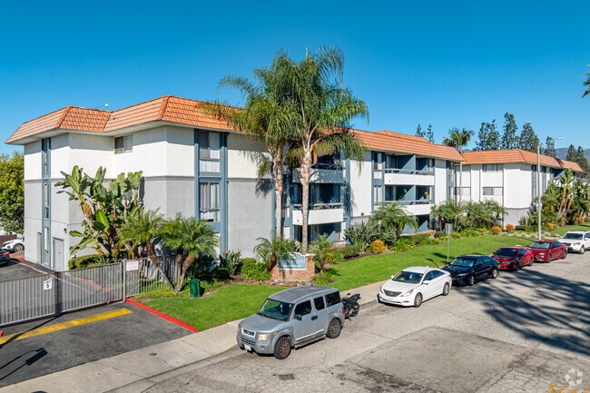 Building Photo - Covina Grand