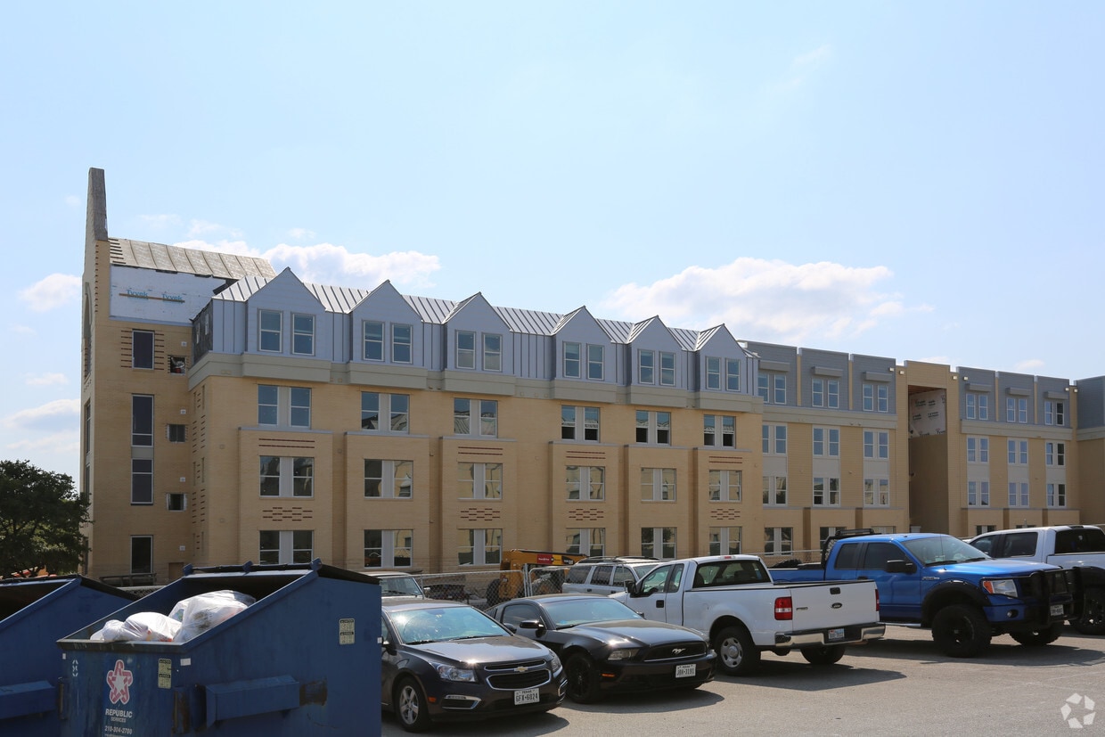 Building Photo - Lake View Apartments