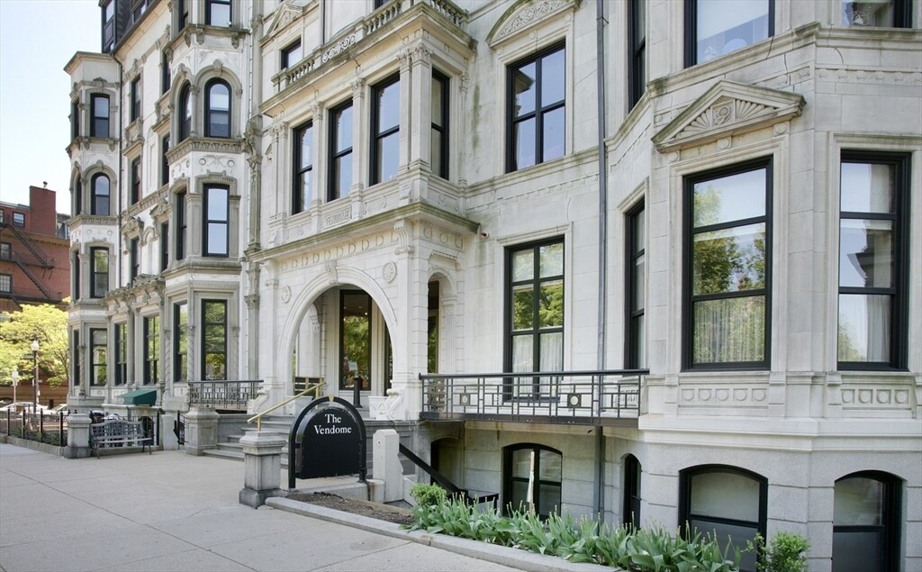 Foto principal - 160 Commonwealth Ave