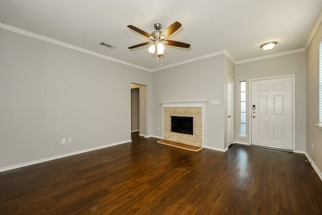 Building Photo - 916 Buffalo Springs Dr