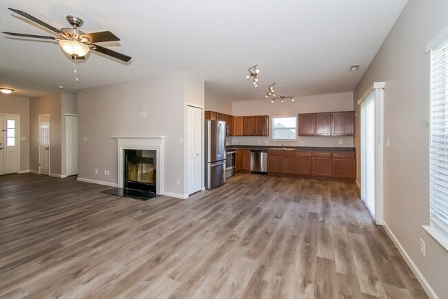 Foto del edificio - 577 Pebble Drive