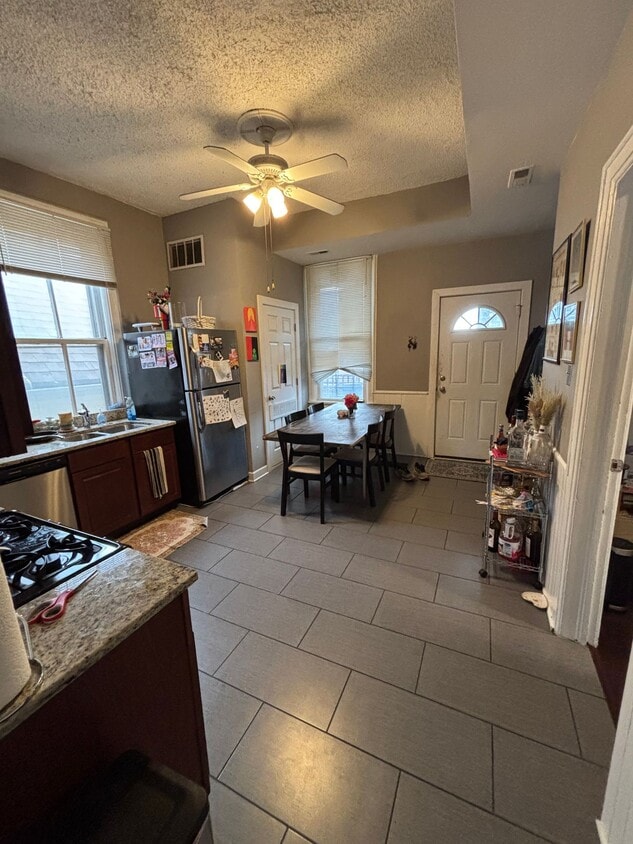Photo - 2718 N. Wilton Ave.-#3
