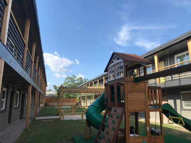 Building Photo - The Monroy