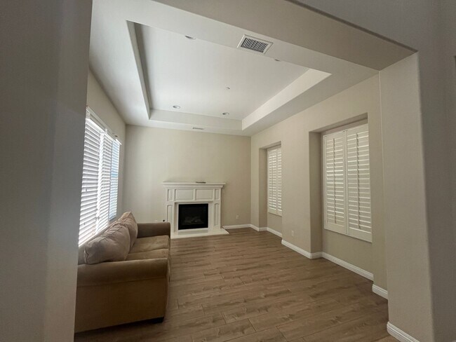 Foto del edificio - Beautiful San Dimas Home in Gated Community