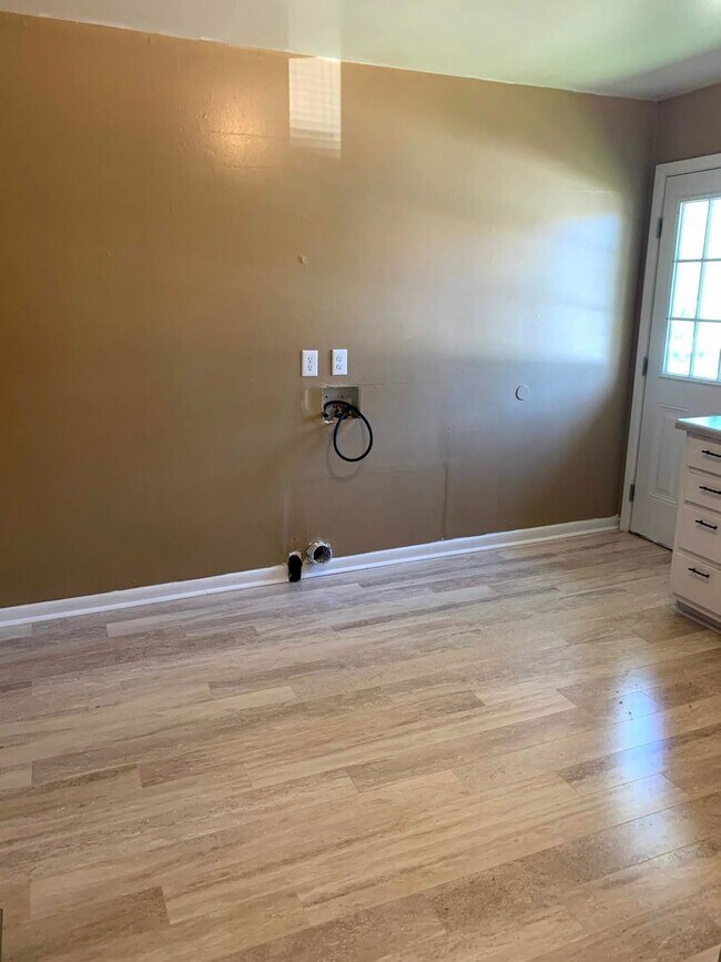 Building Photo - 2 br, 1 bath House - 105 Chamberlain Circle