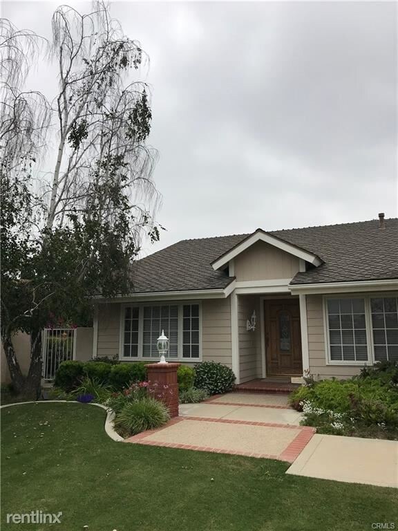 Foto principal - 4 br, 2 bath House - 1319 N Navarro Pl