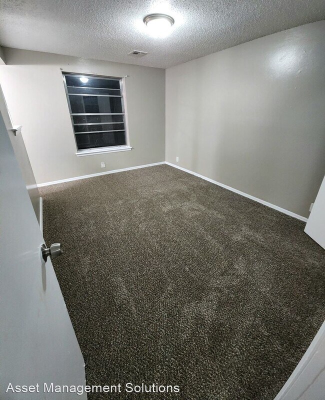 Building Photo - 5 br, 1.5 bath House - 4100 SE 45th Terr.