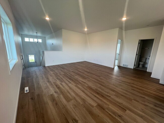 Foto del edificio - 1614 6th Ave NE