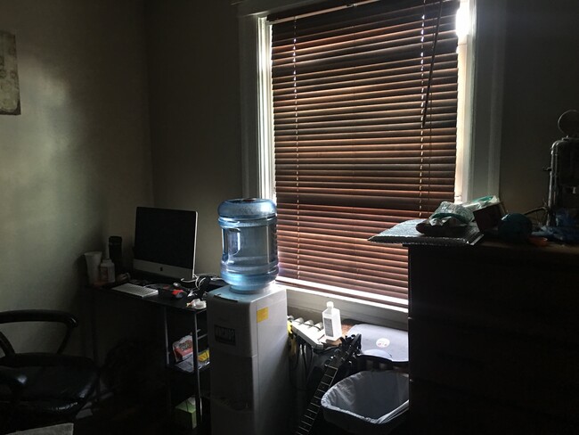 Foto del edificio - 3258 Dawson St