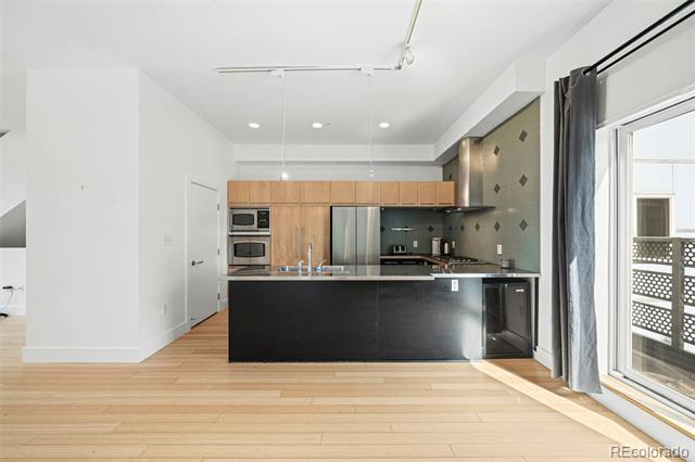 Foto principal - 2400 Champa St