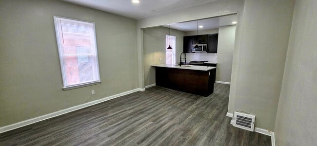 Foto del edificio - 2158 Murray Hill Rd
