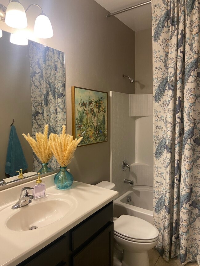 Building Photo - 9095 Blue Saguaro St