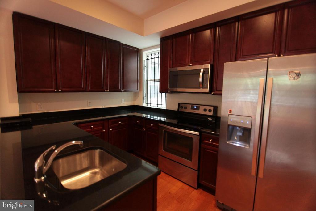 Primary Photo - 1741 W Diamond St