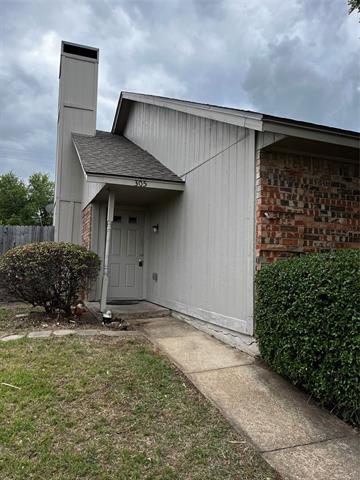 Building Photo - 305 Bryant Ln