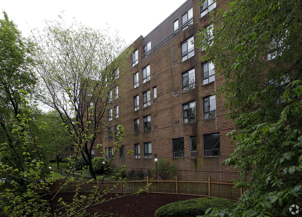 Building Photo - Millbrook Square