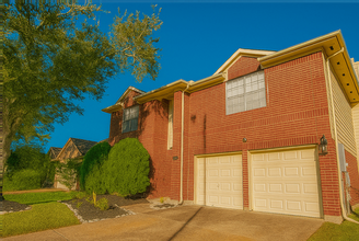 Building Photo - 4427 Eaglewood Trail Dr