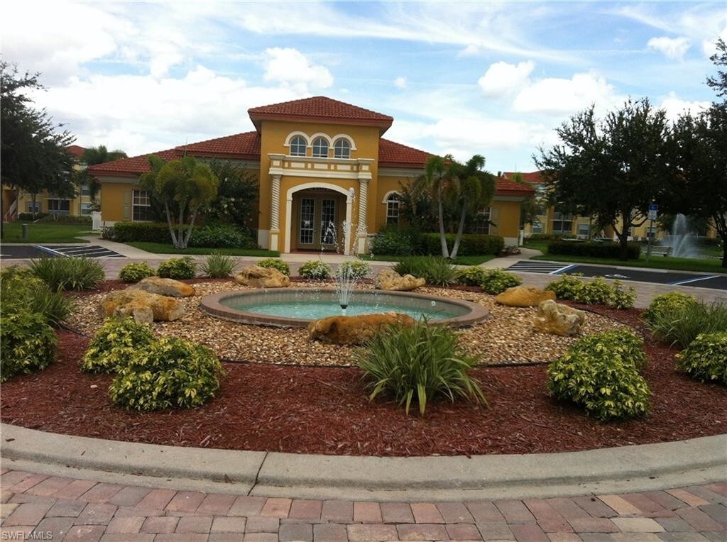 4135 Residence Drive, Fort Myers, FL 33901 Condo for Rent in Fort