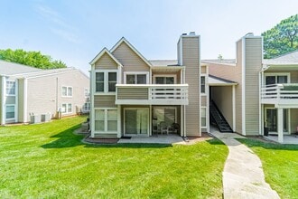 Building Photo - 9629 Vinca Cir