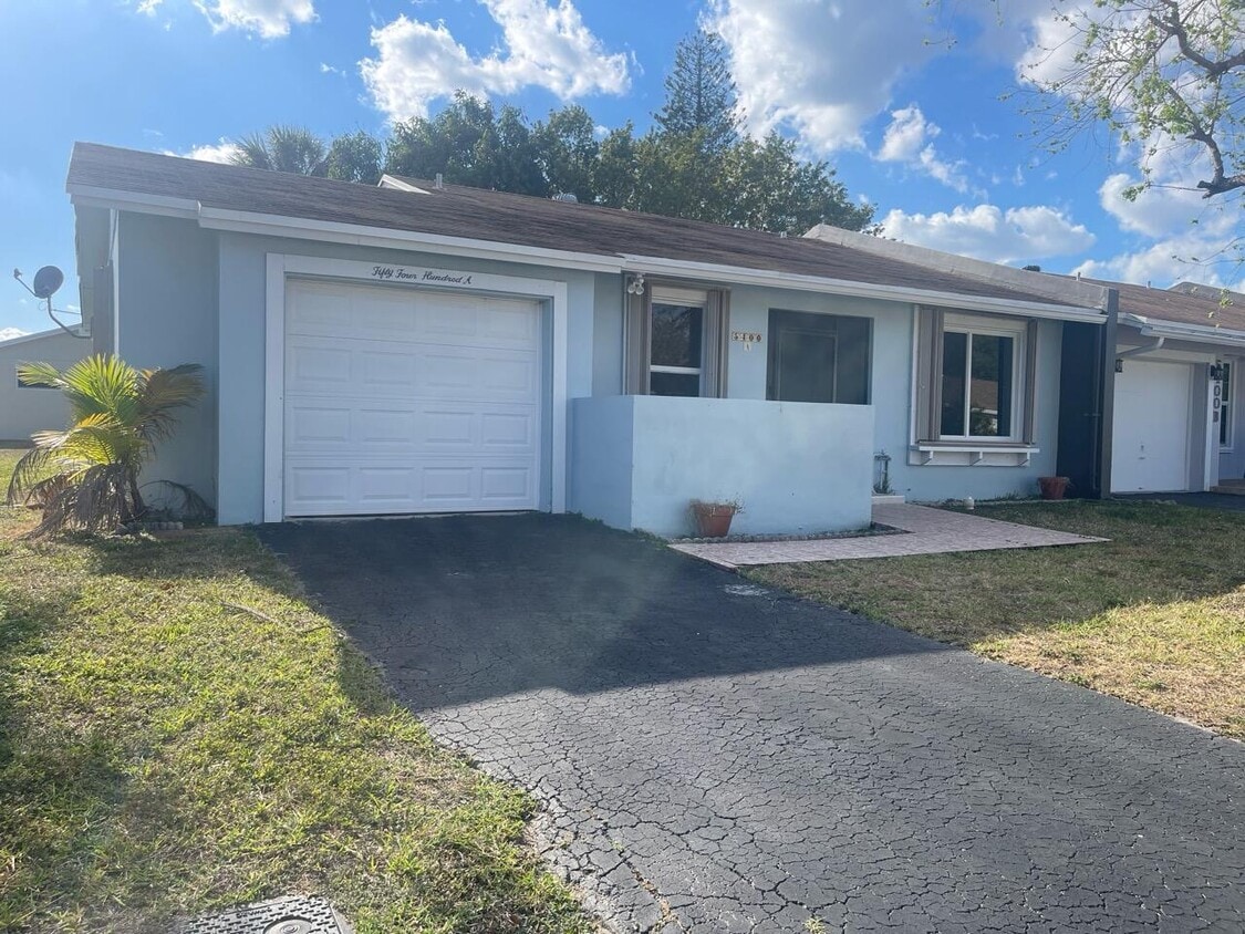 Primary Photo - 5400 Lakewood Cir S