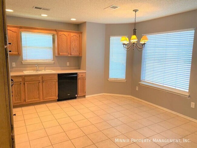 Building Photo - 10604 Boston Ave