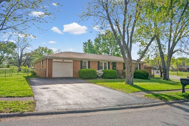 Foto del edificio - 4 Bedroom 2 Bath Home For Rent in Hopkinsville!