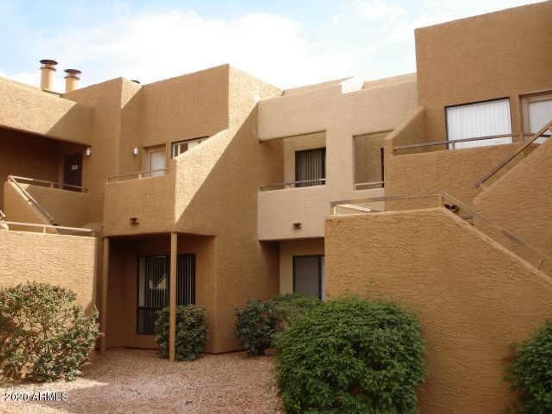 Foto del edificio - 11640 N 51ST AVE #101