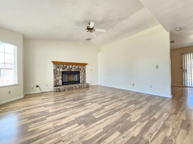 Building Photo - 3 Bed, 2 Bath Home w/ 2-Car Garage – $1750...